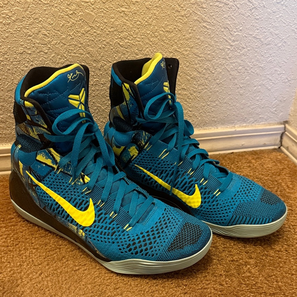 Nike Men's High-Top Athletic Shoes in Teal and Yellow